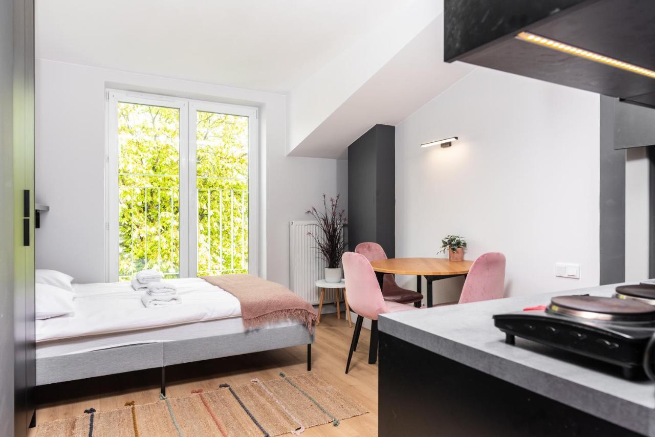 Smart Apartments - Old Town & Main Train Station - By Upstairs Cracovia Exterior foto