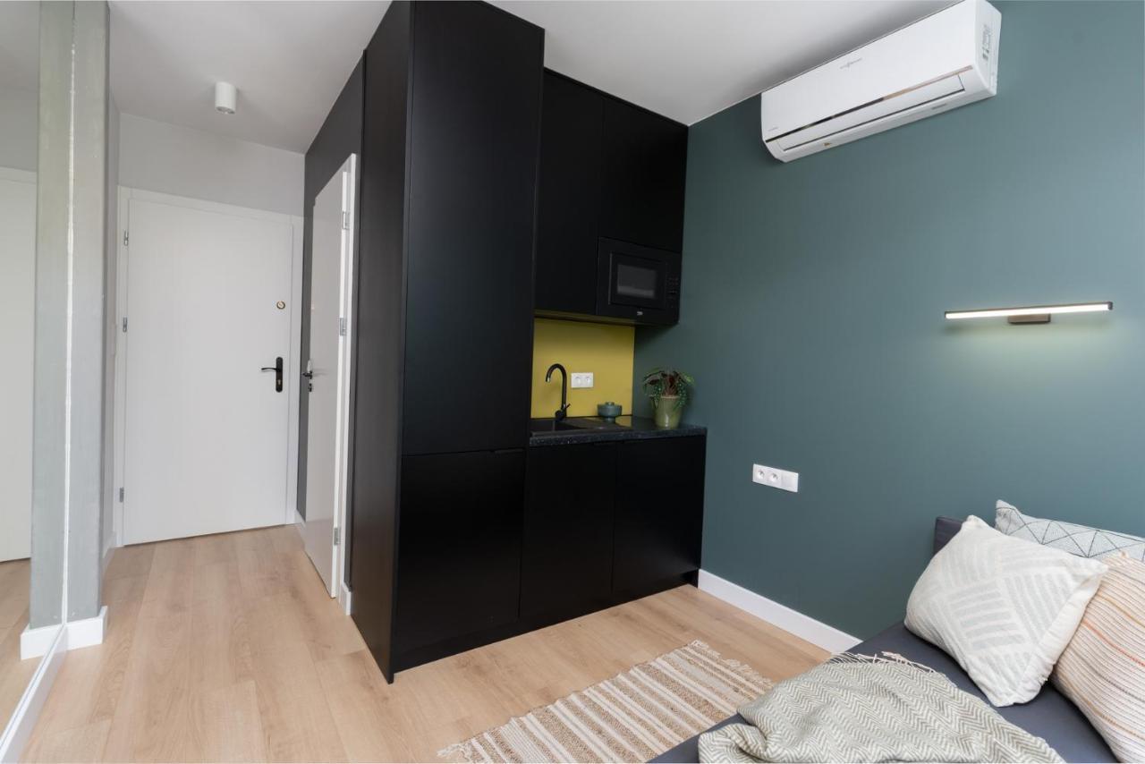 Smart Apartments - Old Town & Main Train Station - By Upstairs Cracovia Exterior foto